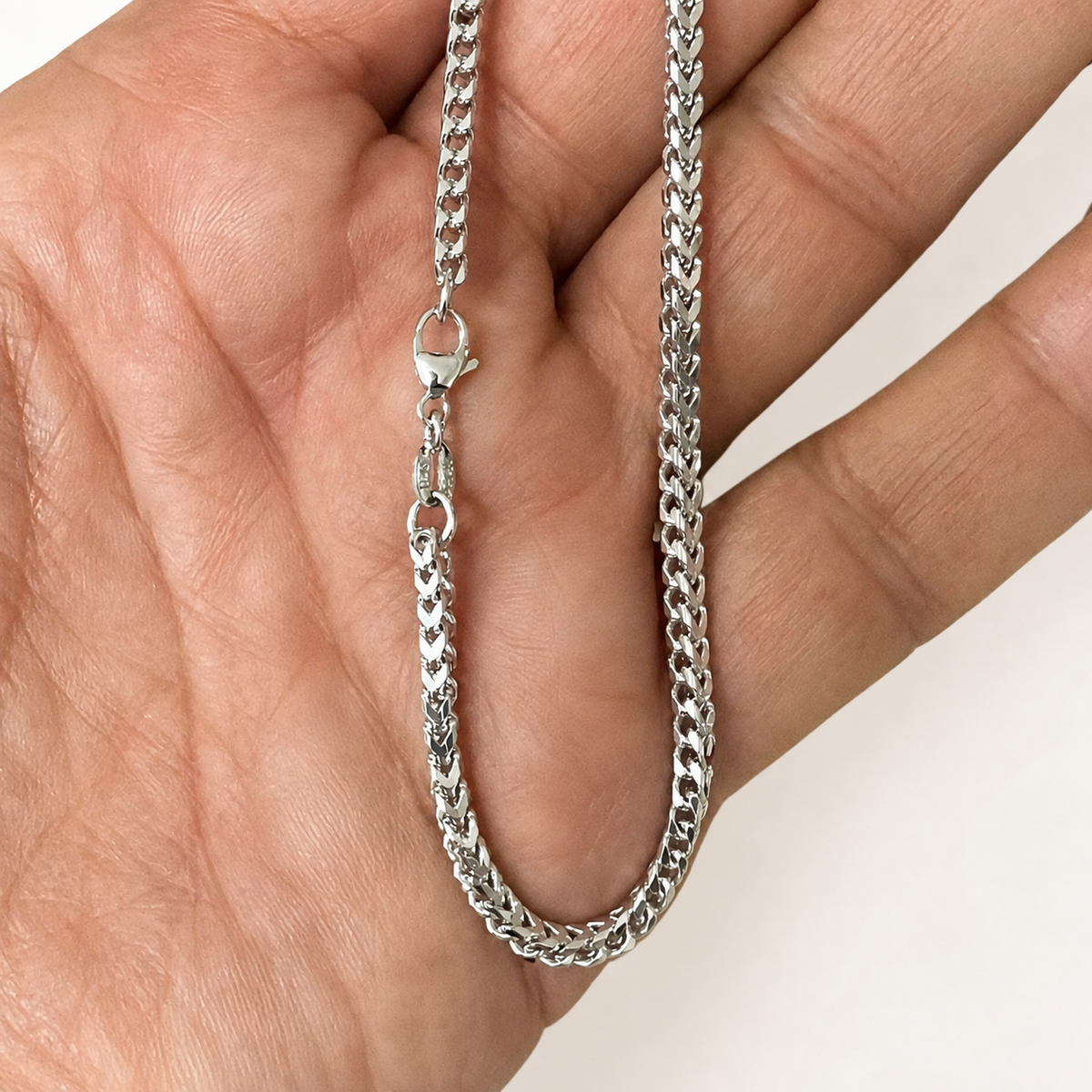 2.5mm Platinum Franco Chain, clasp detail