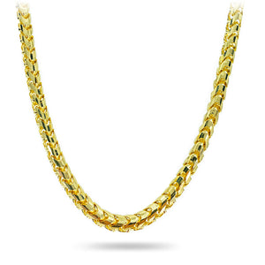 closeup of an 18 karat yellow gold 4mm diamond cut franco chain