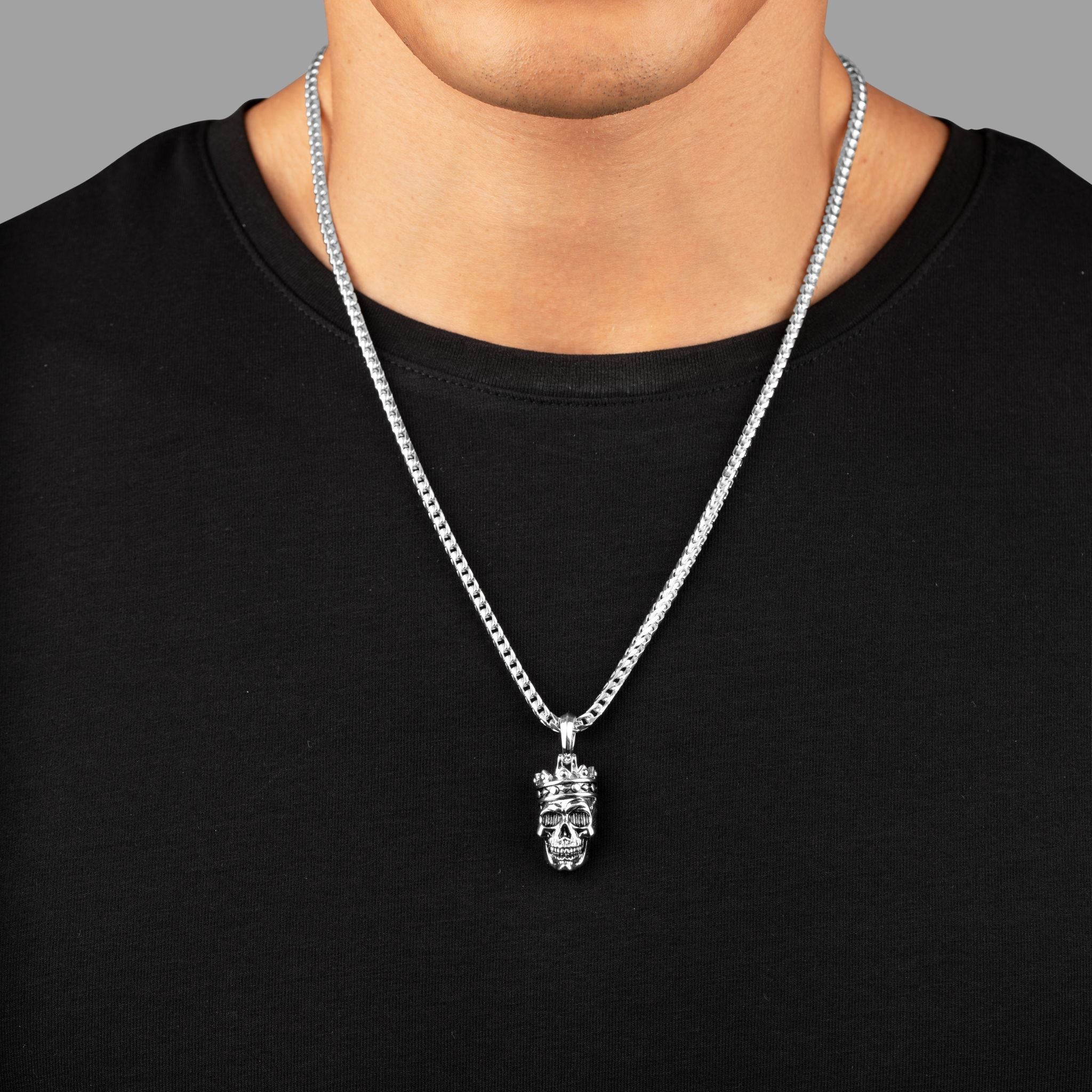 Mens small chain necklace top